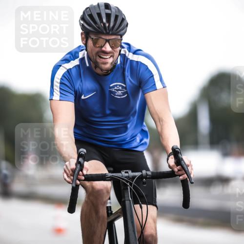 16.08.2026 - KN Förde Triathlon 2026 H.Heesch http://msf.ph/oto/9978185 16.08.2026 11:23:54 Radfahren 304, 374, 385, 392, 407, 422 meine-sportfotos.de