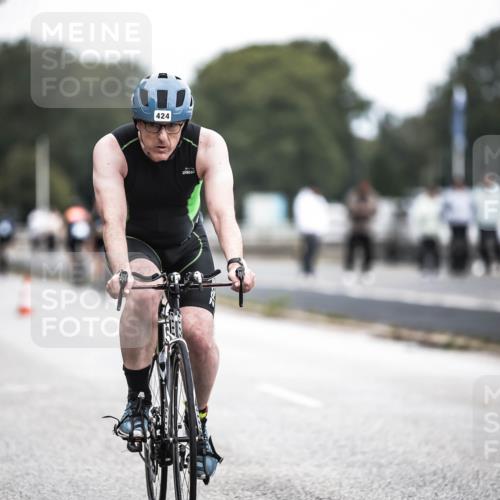 16.08.2026 - KN Förde Triathlon 2026 H.Heesch http://msf.ph/oto/9978221 16.08.2026 11:24:26 Radfahren 393, 424 meine-sportfotos.de
