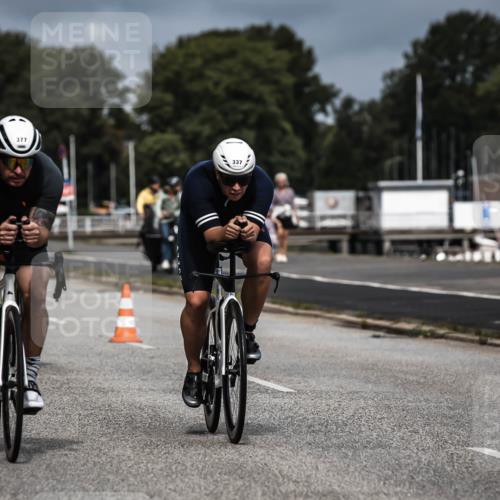 16.08.2026 - KN Förde Triathlon 2026 H.Heesch http://msf.ph/oto/9978237 16.08.2026 11:31:34 Radfahren 377, 395 meine-sportfotos.de
