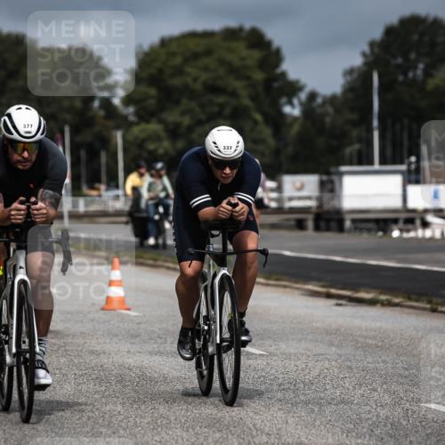 16.08.2026 - KN Förde Triathlon 2026 H.Heesch http://msf.ph/oto/9978239 16.08.2026 11:31:34 Radfahren 377, 395 meine-sportfotos.de
