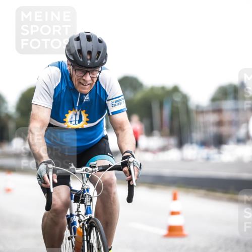 16.08.2026 - KN Förde Triathlon 2026 H.Heesch http://msf.ph/oto/9978477 16.08.2026 11:25:21 Radfahren 302, 415 meine-sportfotos.de