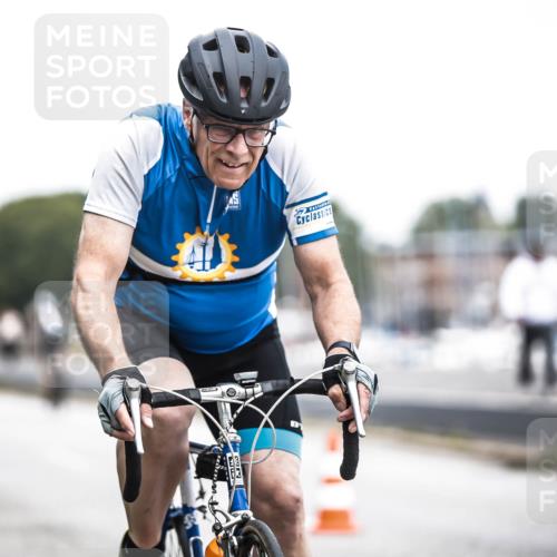 16.08.2026 - KN Förde Triathlon 2026 H.Heesch http://msf.ph/oto/9978483 16.08.2026 11:25:21 Radfahren 302, 415 meine-sportfotos.de