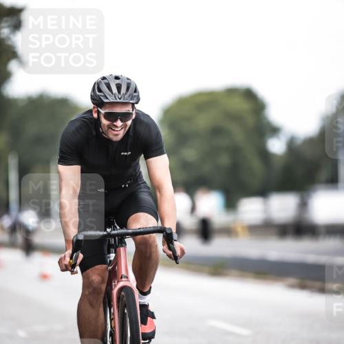 16.08.2026 - KN Förde Triathlon 2026 H.Heesch http://msf.ph/oto/9978489 16.08.2026 11:25:30 Radfahren 399, 413 meine-sportfotos.de