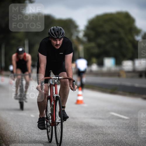 16.08.2026 - KN Förde Triathlon 2026 H.Heesch http://msf.ph/oto/9978522 16.08.2026 11:32:17 Radfahren 342, 364, 393, 394, 400 meine-sportfotos.de