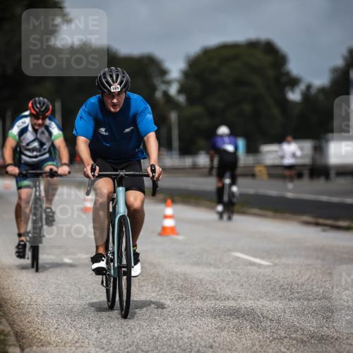 16.08.2026 - KN Förde Triathlon 2026 H.Heesch http://msf.ph/oto/9978638 16.08.2026 11:26:24 Radfahren 317, 385, 404, 407, 422, 432 meine-sportfotos.de