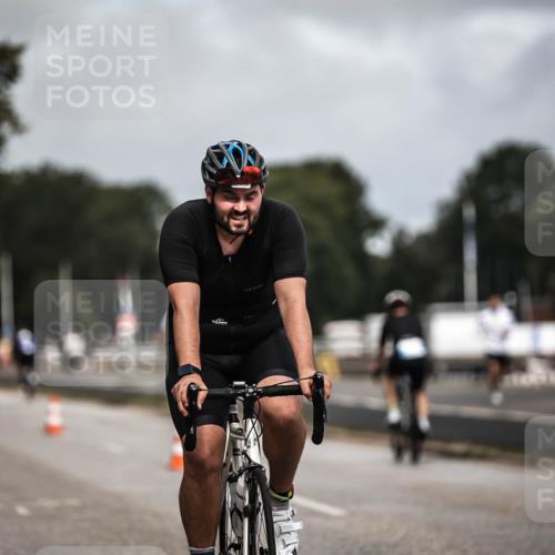 16.08.2026 - KN Förde Triathlon 2026 H.Heesch http://msf.ph/oto/9978680 16.08.2026 11:26:30 Radfahren 328, 374, 432, 803 meine-sportfotos.de