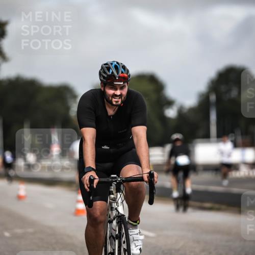 16.08.2026 - KN Förde Triathlon 2026 H.Heesch http://msf.ph/oto/9978682 16.08.2026 11:26:30 Radfahren 328, 374, 432, 803 meine-sportfotos.de