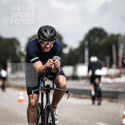 16.08.2026 - KN Förde Triathlon 2026 H.Heesch http://msf.ph/oto/9978699 16.08.2026 11:26:34 Radfahren 328, 429, 803 meine-sportfotos.de
