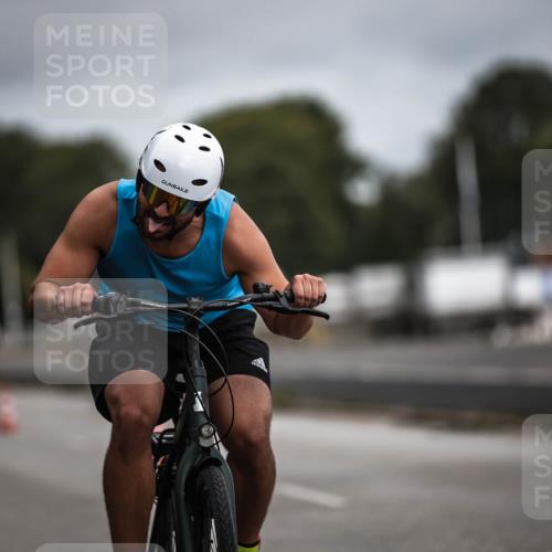 16.08.2026 - KN Förde Triathlon 2026 H.Heesch http://msf.ph/oto/9978720 16.08.2026 11:32:51 Radfahren 348, 391, 399 meine-sportfotos.de