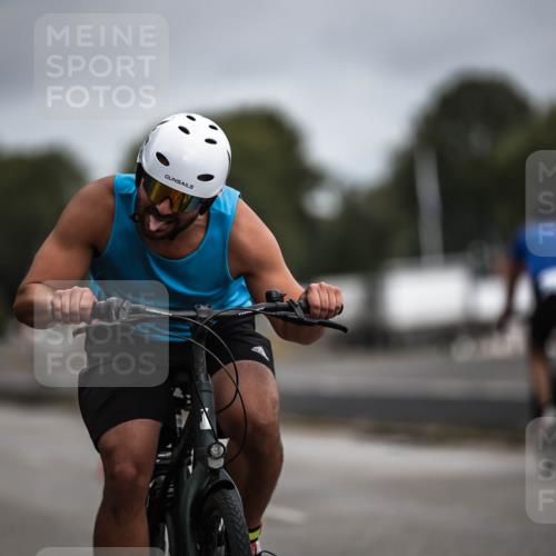 16.08.2026 - KN Förde Triathlon 2026 H.Heesch http://msf.ph/oto/9978726 16.08.2026 11:32:51 Radfahren 348, 391, 399 meine-sportfotos.de