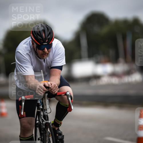 16.08.2026 - KN Förde Triathlon 2026 H.Heesch http://msf.ph/oto/9978765 16.08.2026 11:32:53 Radfahren 348, 391, 399 meine-sportfotos.de