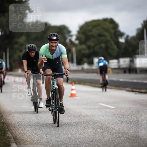 16.08.2026 - KN Förde Triathlon 2026 H.Heesch http://msf.ph/oto/9978966 16.08.2026 11:33:29 Radfahren 379, 403, 438 meine-sportfotos.de