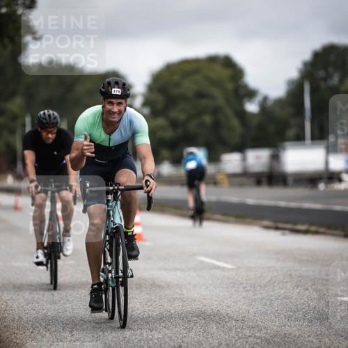 16.08.2026 - KN Förde Triathlon 2026 H.Heesch http://msf.ph/oto/9978974 16.08.2026 11:33:30 Radfahren 379, 403, 438 meine-sportfotos.de