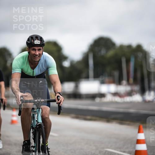 16.08.2026 - KN Förde Triathlon 2026 H.Heesch http://msf.ph/oto/9978995 16.08.2026 11:33:30 Radfahren 379, 403, 438 meine-sportfotos.de