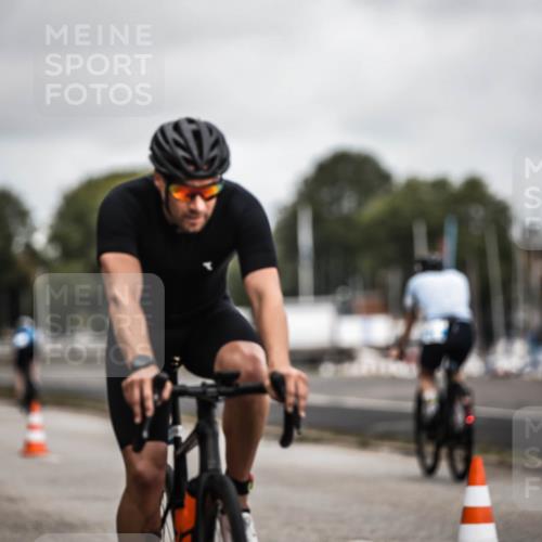 16.08.2026 - KN Förde Triathlon 2026 H.Heesch http://msf.ph/oto/9979005 16.08.2026 11:33:31 Radfahren 316, 379, 403, 438 meine-sportfotos.de