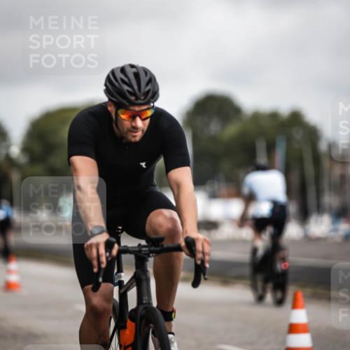 16.08.2026 - KN Förde Triathlon 2026 H.Heesch http://msf.ph/oto/9979007 16.08.2026 11:33:31 Radfahren 316, 379, 403, 438 meine-sportfotos.de