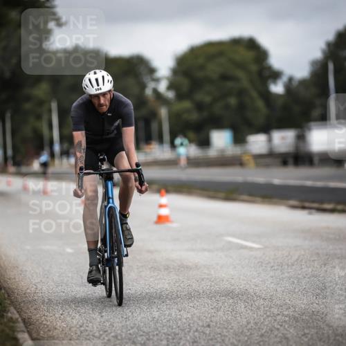16.08.2026 - KN Förde Triathlon 2026 H.Heesch http://msf.ph/oto/9979051 16.08.2026 11:33:37 Radfahren 316, 388, 403, 409 meine-sportfotos.de