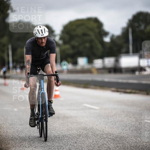 16.08.2026 - KN Förde Triathlon 2026 H.Heesch http://msf.ph/oto/9979059 16.08.2026 11:33:37 Radfahren 316, 388, 403, 409 meine-sportfotos.de
