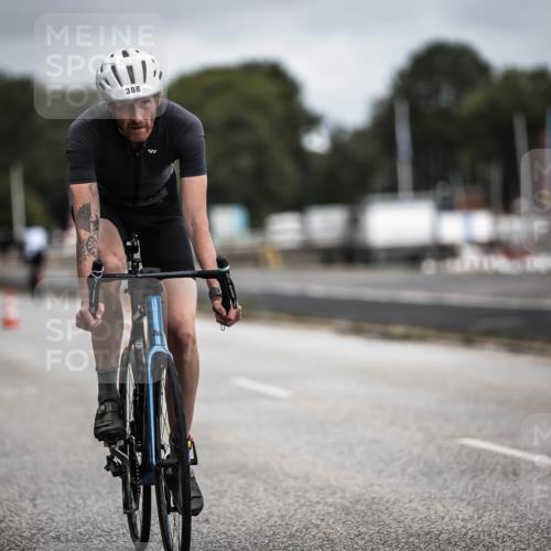 16.08.2026 - KN Förde Triathlon 2026 H.Heesch http://msf.ph/oto/9979069 16.08.2026 11:33:38 Radfahren 316, 388, 409 meine-sportfotos.de