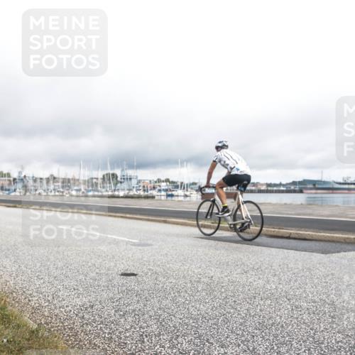 16.08.2026 - KN Förde Triathlon 2026 H.Heesch http://msf.ph/oto/9979440 16.08.2026 11:07:22 Radfahren 302, 322, 328, 345, 348, 371 meine-sportfotos.de
