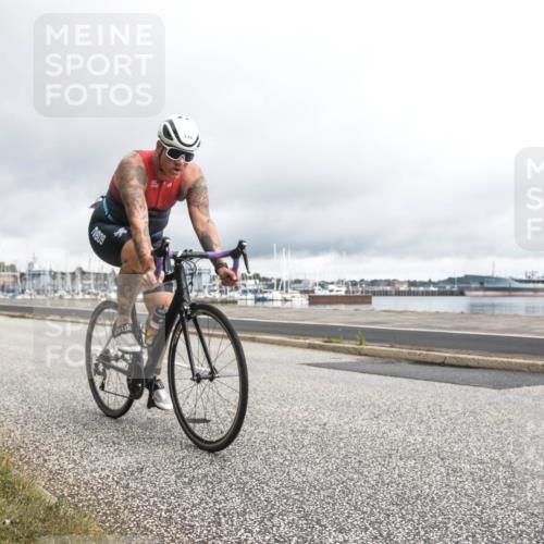 16.08.2026 - KN Förde Triathlon 2026 H.Heesch http://msf.ph/oto/9979477 16.08.2026 11:08:37 Radfahren 342, 346 meine-sportfotos.de