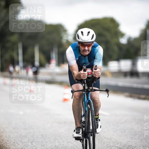 16.08.2026 - KN Förde Triathlon 2026 H.Heesch http://msf.ph/oto/9979591 16.08.2026 11:35:39 Radfahren 392, 412 meine-sportfotos.de