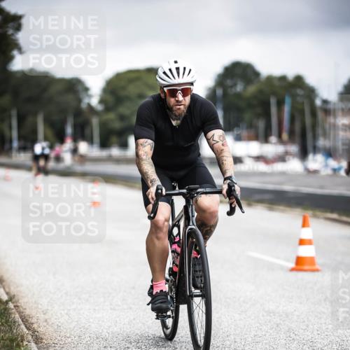 16.08.2026 - KN Förde Triathlon 2026 H.Heesch http://msf.ph/oto/9979635 16.08.2026 11:36:18 Radfahren 334, 409, 421 meine-sportfotos.de