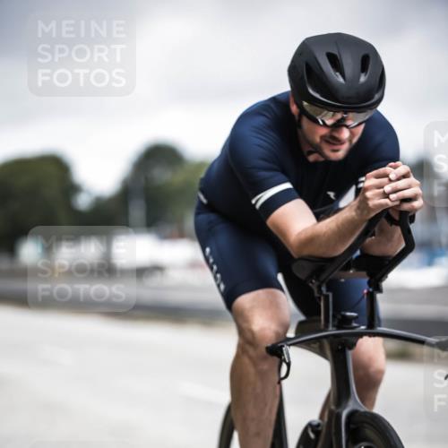 16.08.2026 - KN Förde Triathlon 2026 H.Heesch http://msf.ph/oto/9979676 16.08.2026 11:36:23 Radfahren 334, 409 meine-sportfotos.de