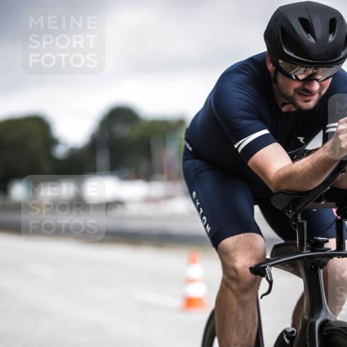 16.08.2026 - KN Förde Triathlon 2026 H.Heesch http://msf.ph/oto/9979678 16.08.2026 11:36:23 Radfahren 334, 409 meine-sportfotos.de