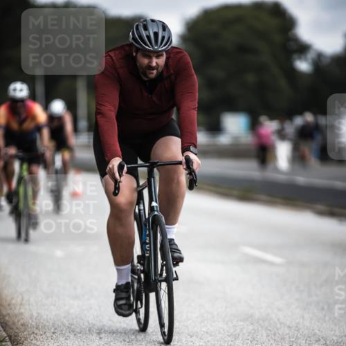 16.08.2026 - KN Förde Triathlon 2026 H.Heesch http://msf.ph/oto/9979858 16.08.2026 11:37:07 Radfahren 370, 398, 404, 407, 415 meine-sportfotos.de