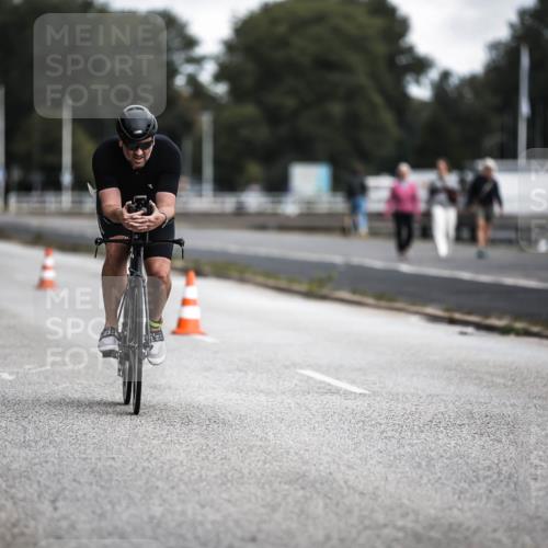 16.08.2026 - KN Förde Triathlon 2026 H.Heesch http://msf.ph/oto/9979910 16.08.2026 11:37:15 Radfahren 385, 402 meine-sportfotos.de