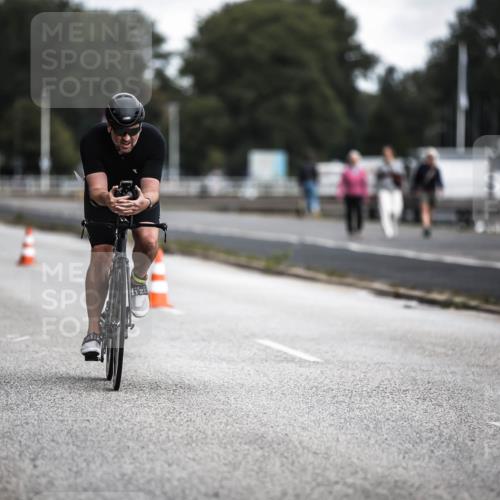 16.08.2026 - KN Förde Triathlon 2026 H.Heesch http://msf.ph/oto/9979913 16.08.2026 11:37:15 Radfahren 385, 402 meine-sportfotos.de
