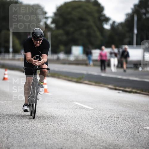 16.08.2026 - KN Förde Triathlon 2026 H.Heesch http://msf.ph/oto/9979915 16.08.2026 11:37:15 Radfahren 385, 402 meine-sportfotos.de