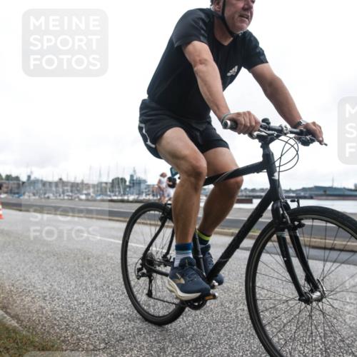 16.08.2026 - KN Förde Triathlon 2026 H.Heesch http://msf.ph/oto/9979919 16.08.2026 11:19:28 Radfahren 305, 305, 323, 346, 351, 377, 801 meine-sportfotos.de