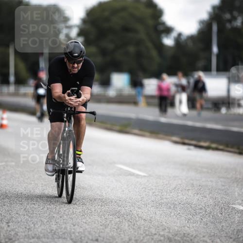 16.08.2026 - KN Förde Triathlon 2026 H.Heesch http://msf.ph/oto/9979921 16.08.2026 11:37:15 Radfahren 385, 402 meine-sportfotos.de