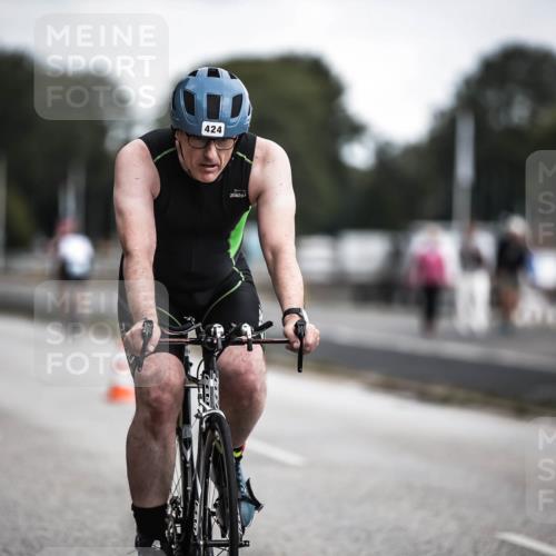 16.08.2026 - KN Förde Triathlon 2026 H.Heesch http://msf.ph/oto/9979976 16.08.2026 11:37:24 Radfahren 413, 424 meine-sportfotos.de
