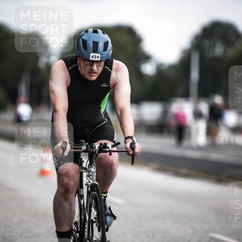 16.08.2026 - KN Förde Triathlon 2026 H.Heesch http://msf.ph/oto/9979979 16.08.2026 11:37:24 Radfahren 413, 424 meine-sportfotos.de