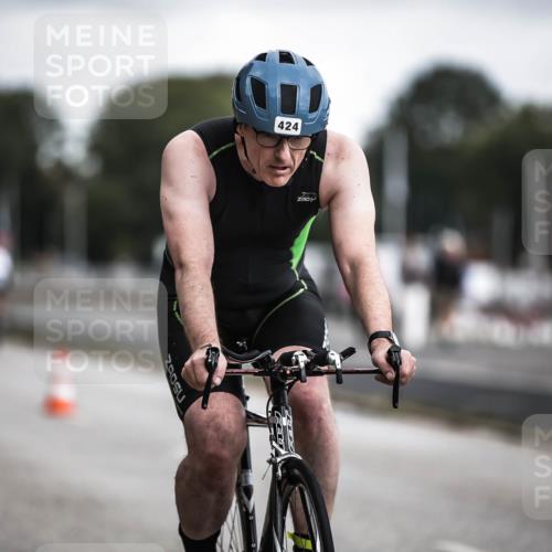 16.08.2026 - KN Förde Triathlon 2026 H.Heesch http://msf.ph/oto/9979987 16.08.2026 11:37:24 Radfahren 413, 424 meine-sportfotos.de