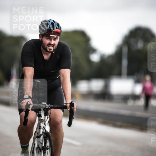 16.08.2026 - KN Förde Triathlon 2026 H.Heesch http://msf.ph/oto/9980015 16.08.2026 11:37:30 Radfahren 374, 413 meine-sportfotos.de