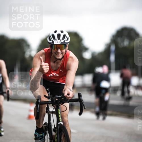 16.08.2026 - KN Förde Triathlon 2026 H.Heesch http://msf.ph/oto/9980041 16.08.2026 11:37:50 Radfahren  meine-sportfotos.de