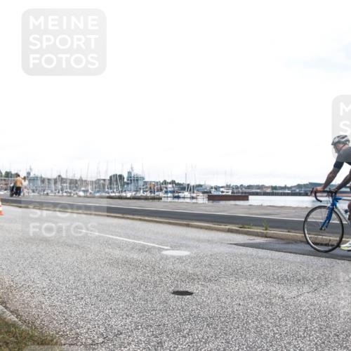 16.08.2026 - KN Förde Triathlon 2026 H.Heesch http://msf.ph/oto/9980305 16.08.2026 11:27:23 Radfahren 322, 346, 358, 384, 396, 437 meine-sportfotos.de