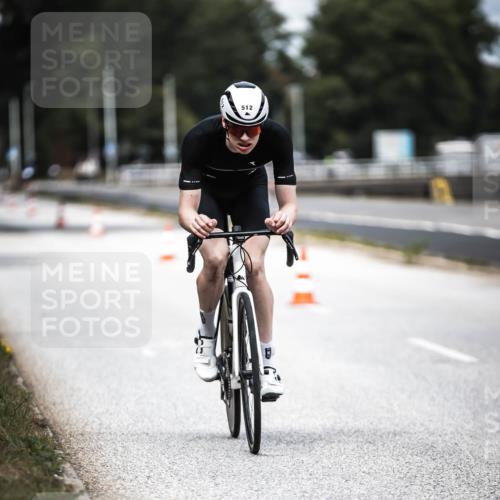 16.08.2026 - KN Förde Triathlon 2026 H.Heesch http://msf.ph/oto/9981456 16.08.2026 12:47:12 Radfahren 512, 528 meine-sportfotos.de