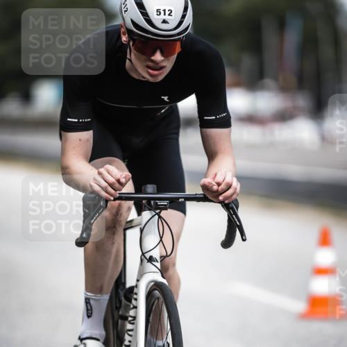16.08.2026 - KN Förde Triathlon 2026 H.Heesch http://msf.ph/oto/9981473 16.08.2026 12:47:12 Radfahren 512, 528 meine-sportfotos.de