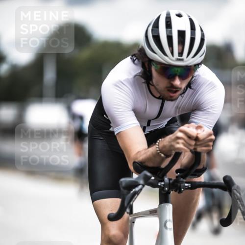 16.08.2026 - KN Förde Triathlon 2026 H.Heesch http://msf.ph/oto/9981560 16.08.2026 12:48:41 Radfahren 506, 514, 523, 525, 526 meine-sportfotos.de