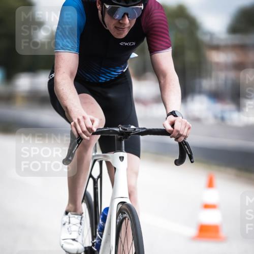 16.08.2026 - KN Förde Triathlon 2026 H.Heesch http://msf.ph/oto/9981624 16.08.2026 12:49:03 Radfahren 509 meine-sportfotos.de