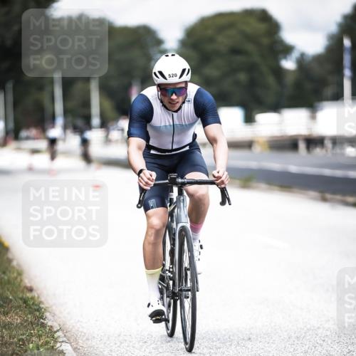 16.08.2026 - KN Förde Triathlon 2026 H.Heesch http://msf.ph/oto/9981726 16.08.2026 12:50:11 Radfahren 520, 541, 598 meine-sportfotos.de