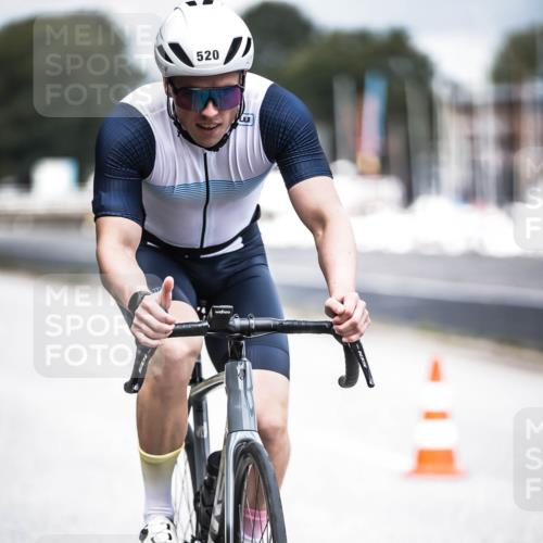16.08.2026 - KN Förde Triathlon 2026 H.Heesch http://msf.ph/oto/9981737 16.08.2026 12:50:12 Radfahren 520, 541, 598 meine-sportfotos.de