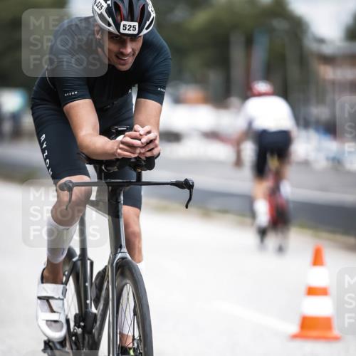 16.08.2026 - KN Förde Triathlon 2026 H.Heesch http://msf.ph/oto/9981825 16.08.2026 12:51:01 Radfahren 525, 556, 575, 588 meine-sportfotos.de