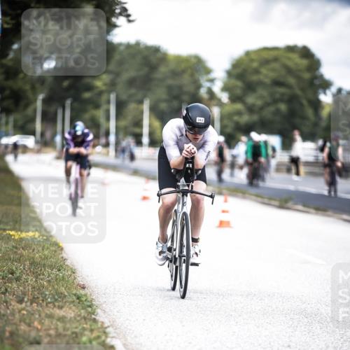 16.08.2026 - KN Förde Triathlon 2026 H.Heesch http://msf.ph/oto/9981929 16.08.2026 12:51:53 Radfahren 362, 510, 552, 557, 703 meine-sportfotos.de