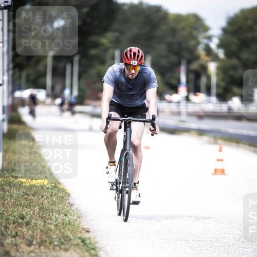 16.08.2026 - KN Förde Triathlon 2026 H.Heesch http://msf.ph/oto/9981980 16.08.2026 12:52:10 Radfahren 505, 531 meine-sportfotos.de